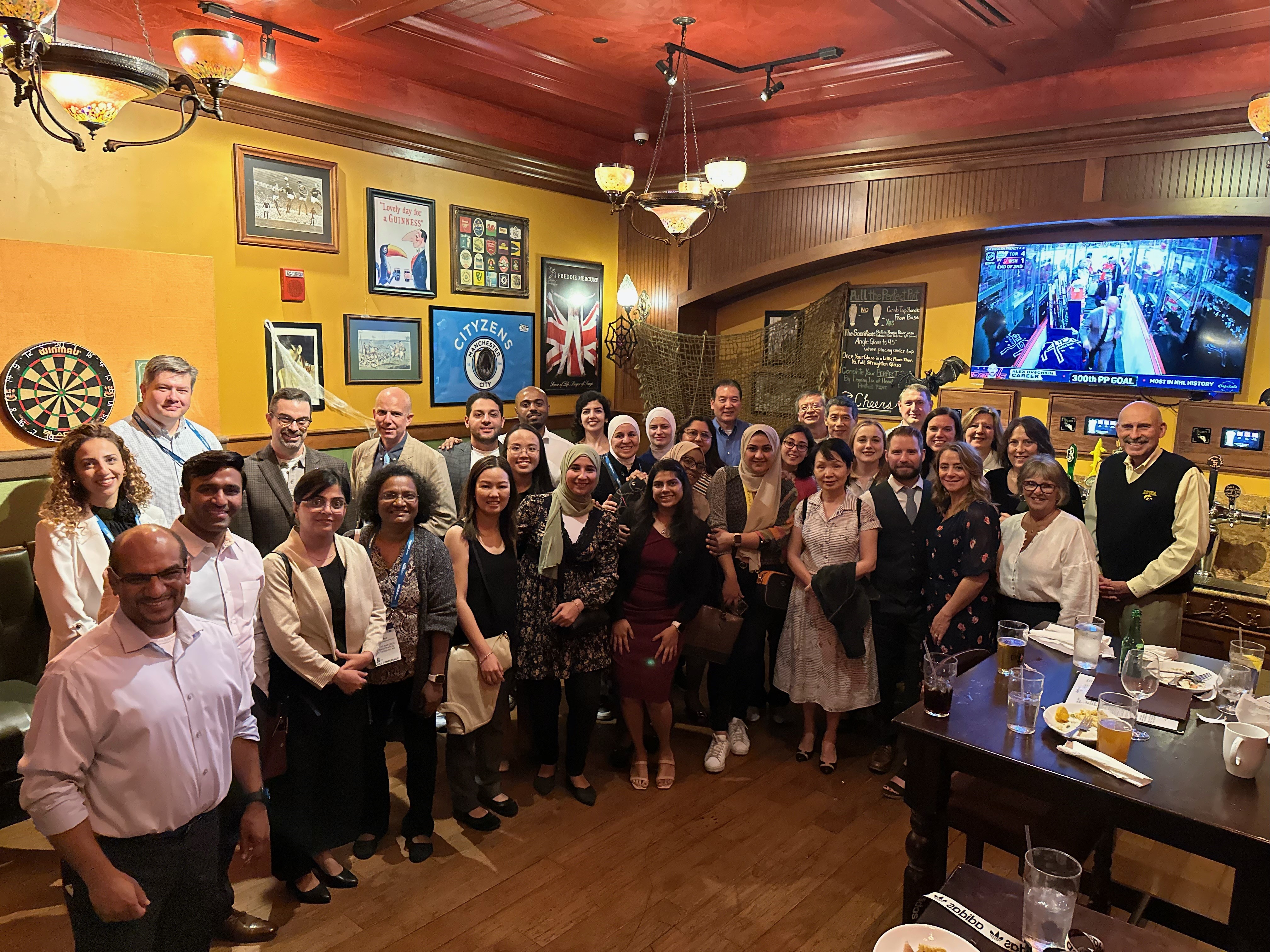 Faculty and Alumni Gather at Conference Dinner